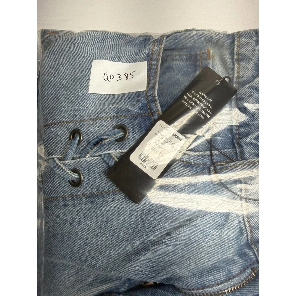 Fashion Nova Amplified Lace Up Straight Leg Jeans Light Wash Size 7 NEW Retro